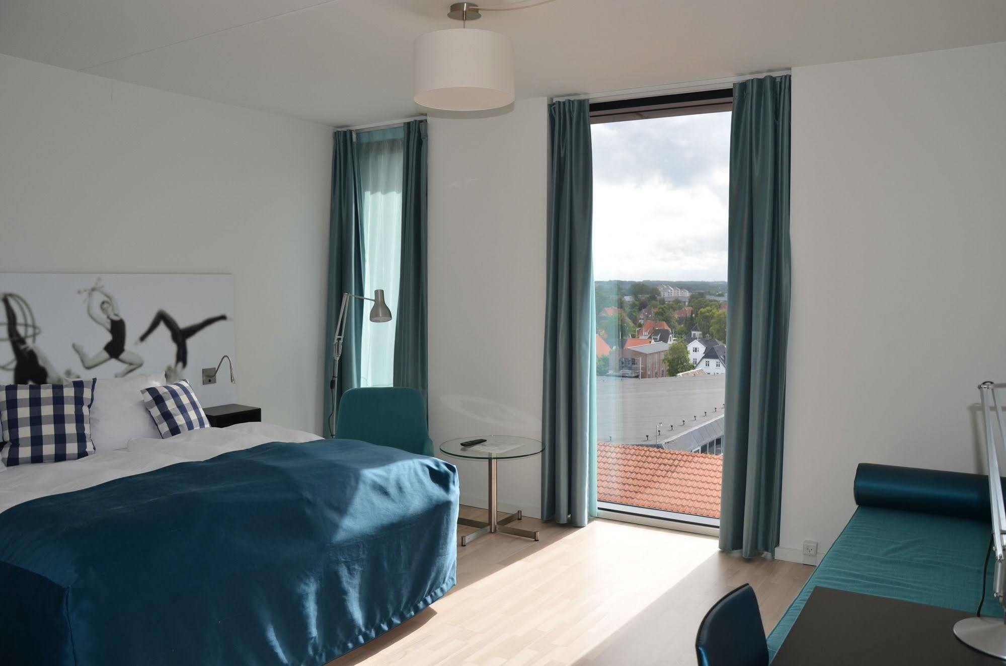 Hotel Dgi-Huset Хернинг Екстериор снимка